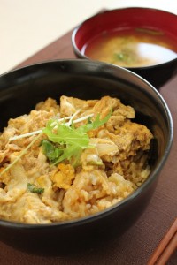 うなぎとごぼうと卵のレシピ　簡単柳川風丼の作り方